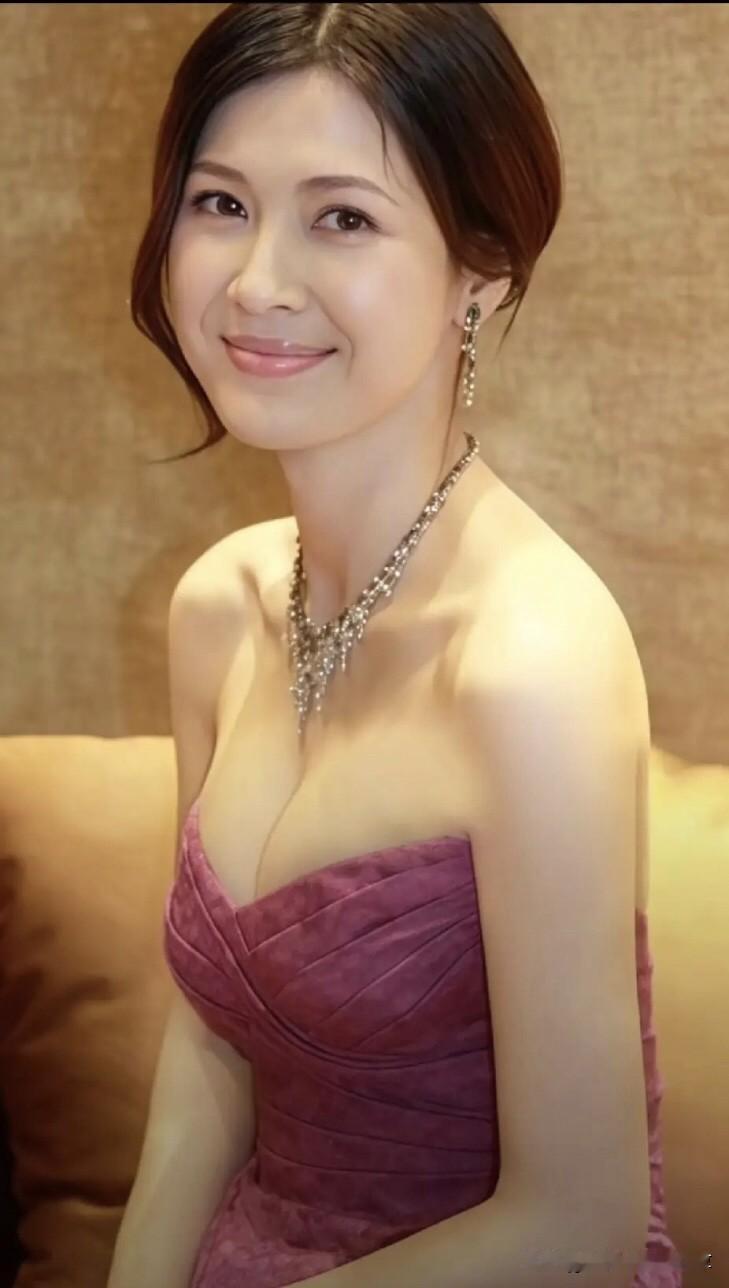 童蕾，身高165厘米，一位有颜值、有身材、有气质、有演技的女演员，明明长得很普通