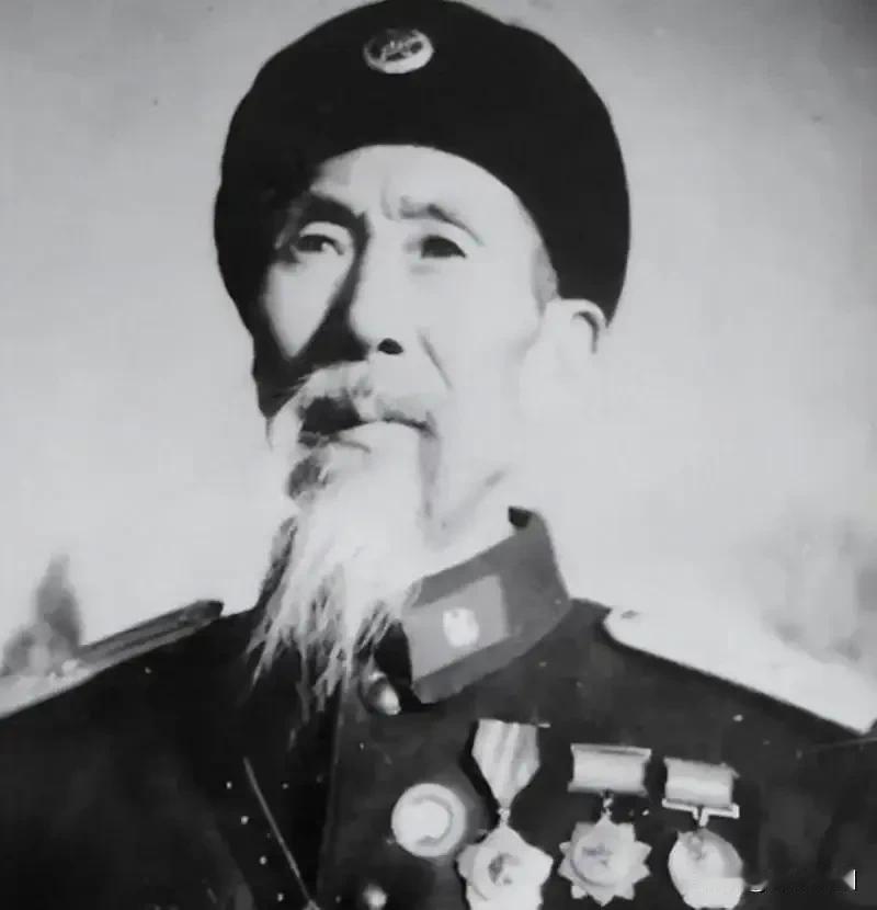 传奇！从清朝淮军一路打到解放，77岁授衔少校，毛主席特批留长须，1955年授衔仪