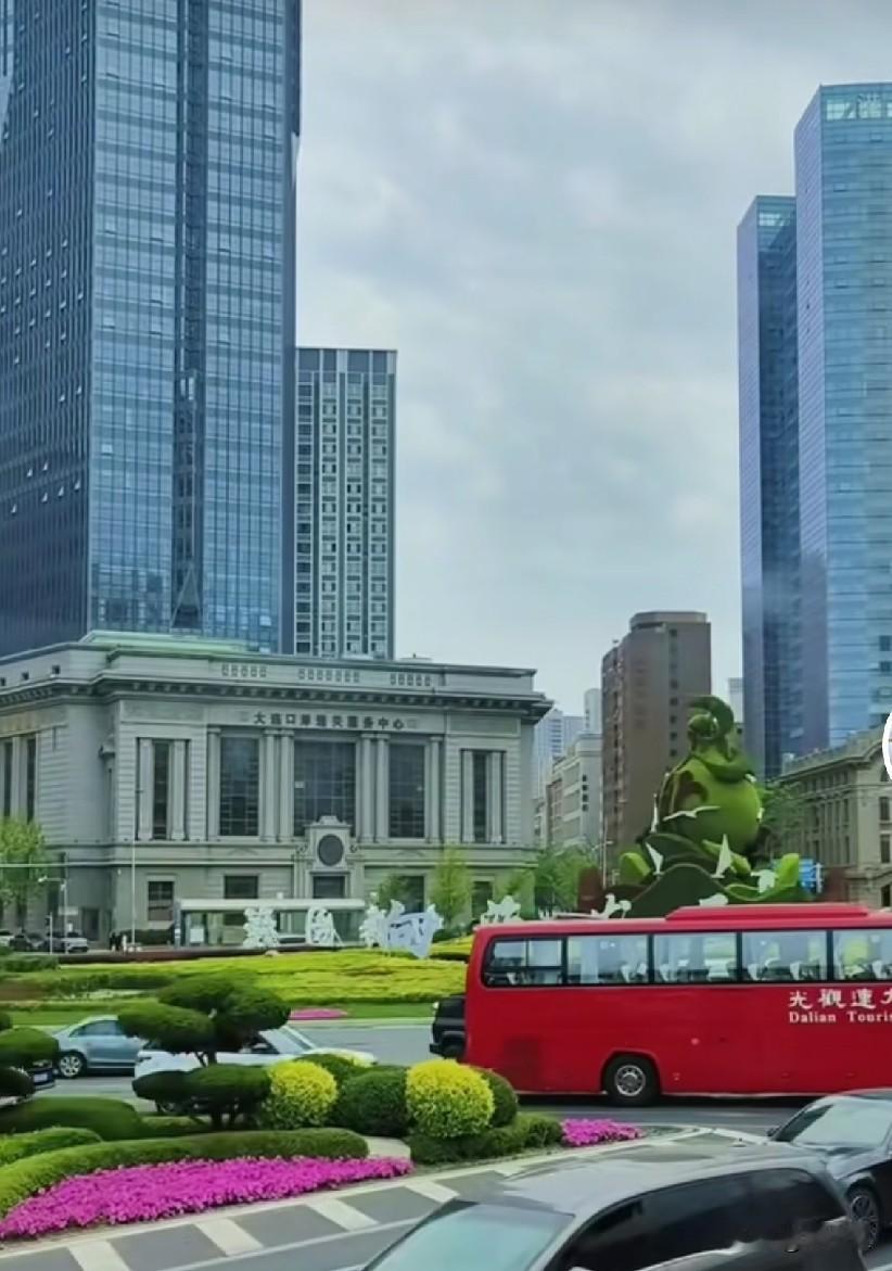 非常奇怪，大连人有一个共同特点，在外面问是哪的，从不说自己是东北的，辽宁的，而是