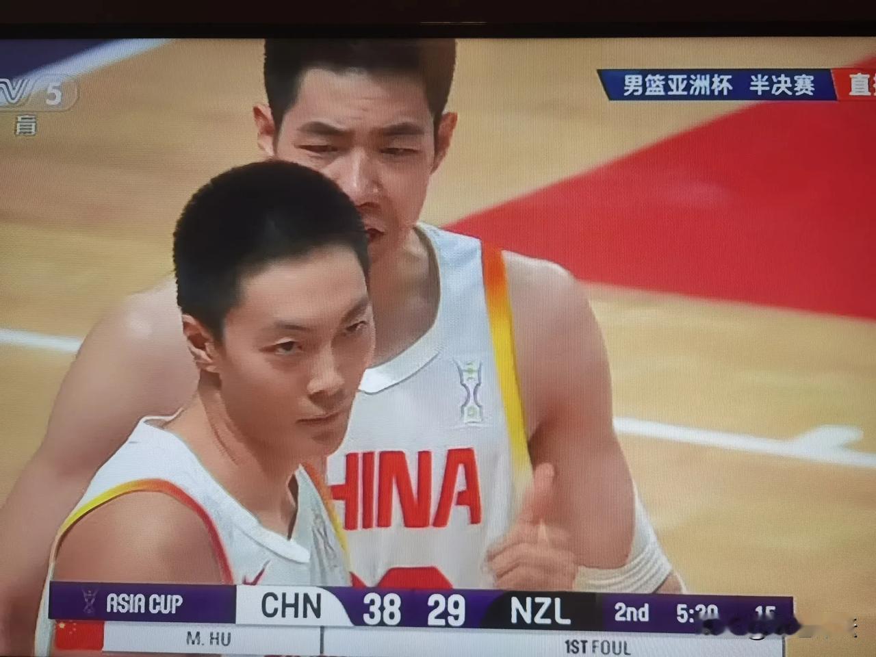 别再骂了，这才是我们心中的胡明轩！第二节开始，胡明轩和王俊杰完全打开了，胡明轩外