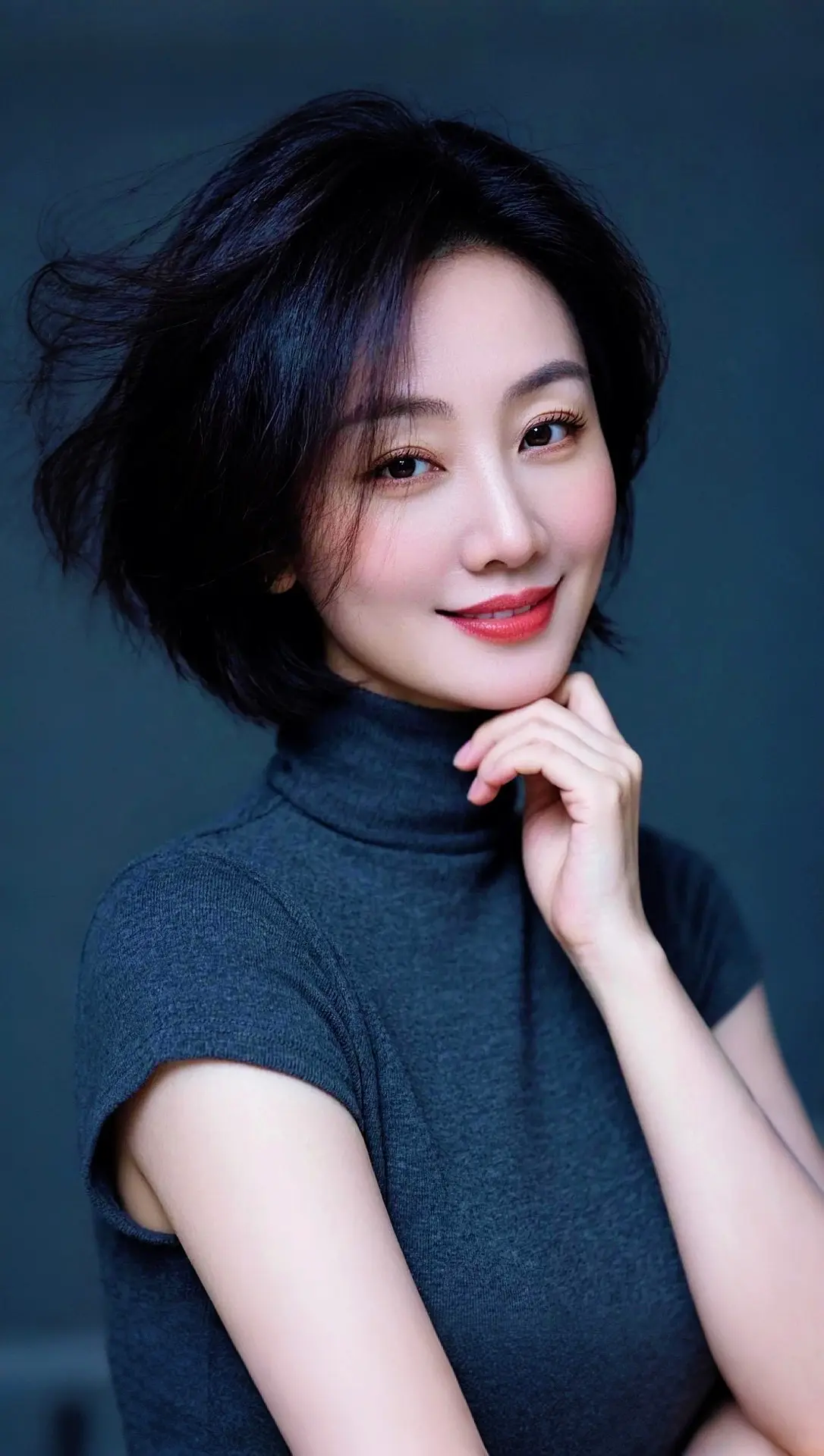 AI灰调知性写真 ai创作全新升级 广告分成玩法达人伙伴计划