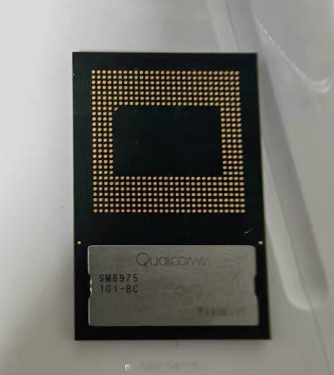 8EE6的部分规格和性能：CPU：2x Core 5.07 Ghz3x Core