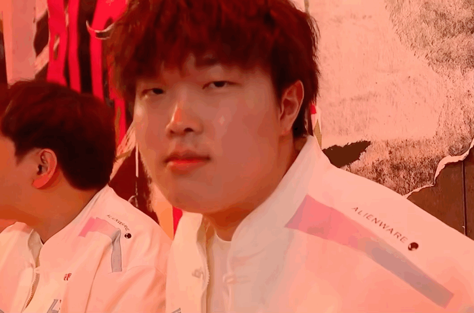 BLG保持今天赢GEN的状态，明天晚上打T1也是有很大机会的，如果能让Faker