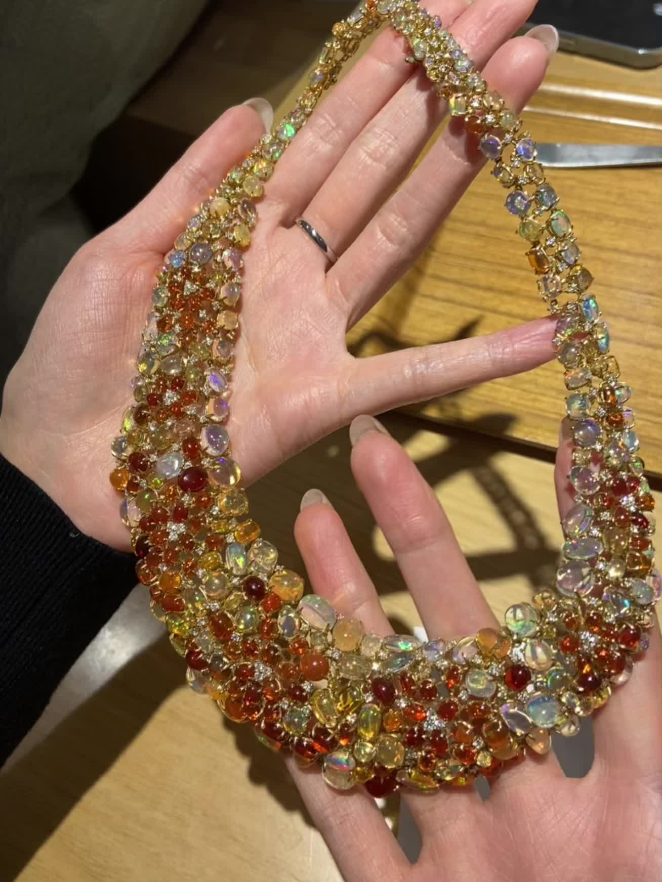 美到无法形容， 一百多克拉的墨西哥火欧泊！