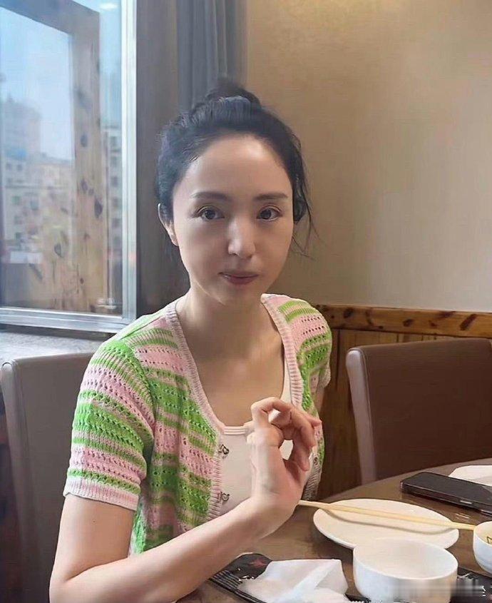 董璇真是断崖式衰老，好奇是不是每个人都有这么断崖式衰老的一天？ ​​ ​​​