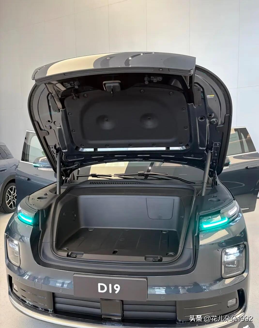 被D19的前备箱空间惊到了！