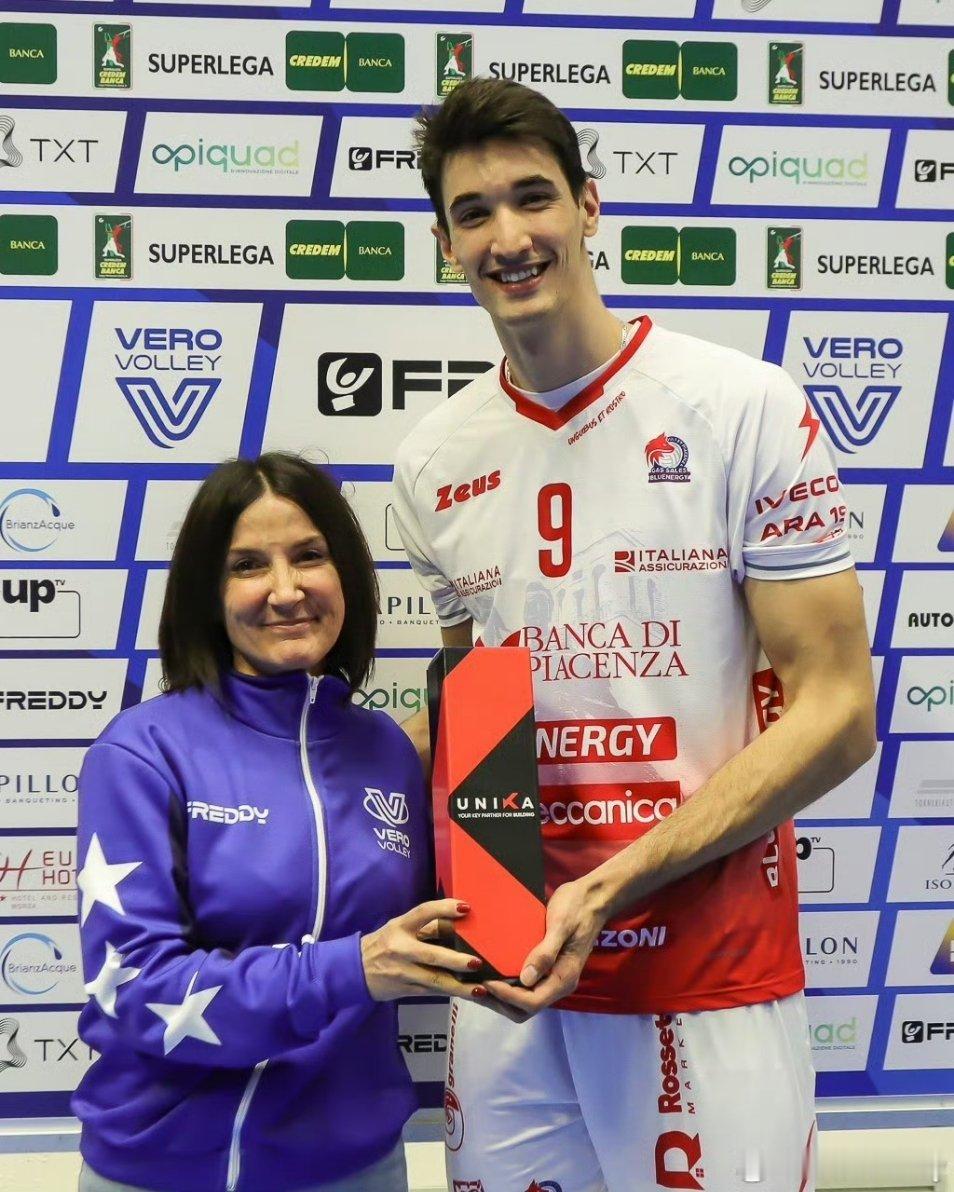 土耳其记者泽利哈·厄什克曝安卡拉浩克银行和费内巴切正全力争取土耳其一哥曼迪拉奇。