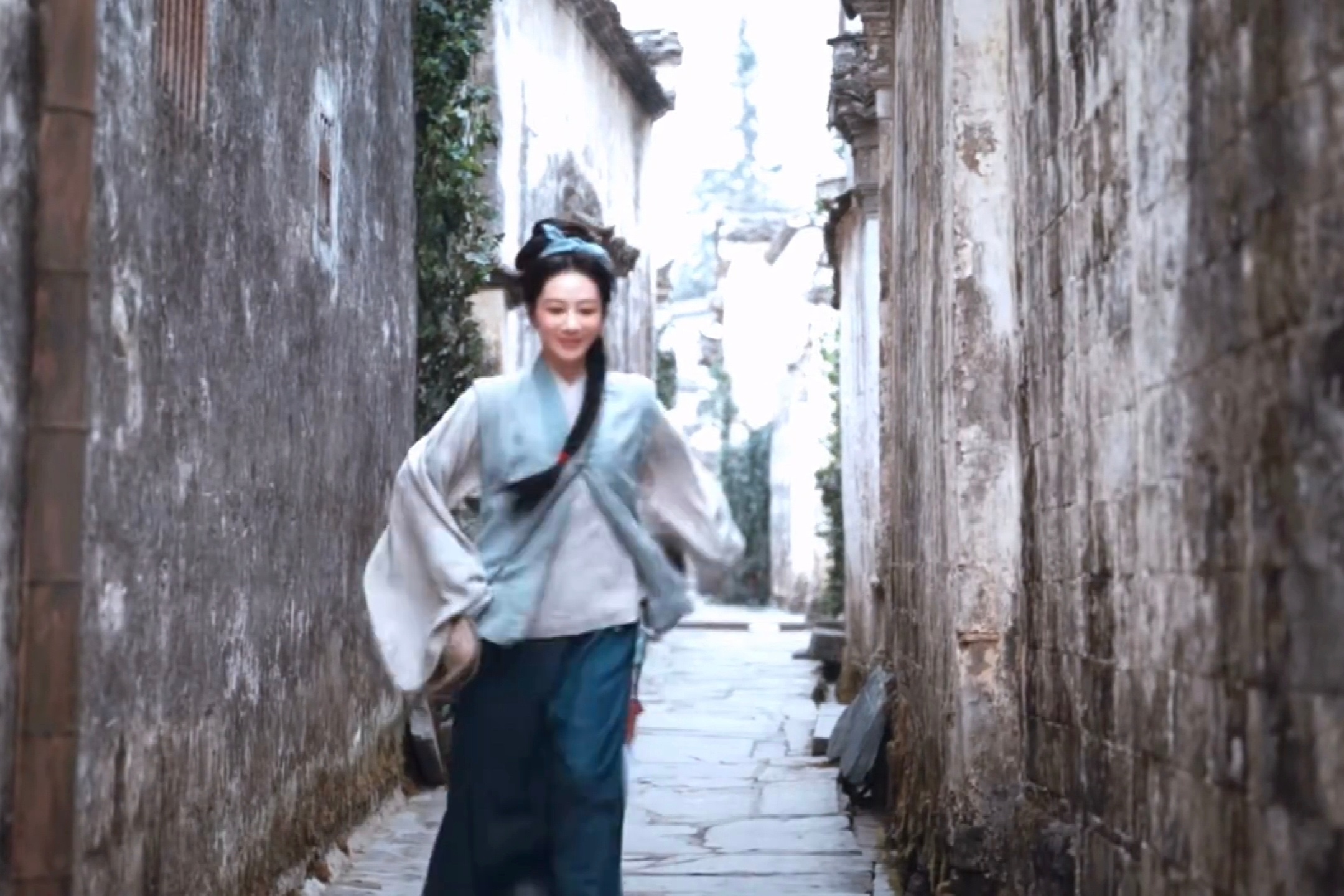 眼泪向下李祯向上李祯真的好有生命力一女孩我这种老鼠人每次看都有一种无力感：人怎么