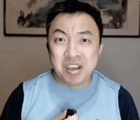 火力全开！足球媒体人袁甲忍无可忍，终于向董路发起“开炮”模式，直接点名足球小将0