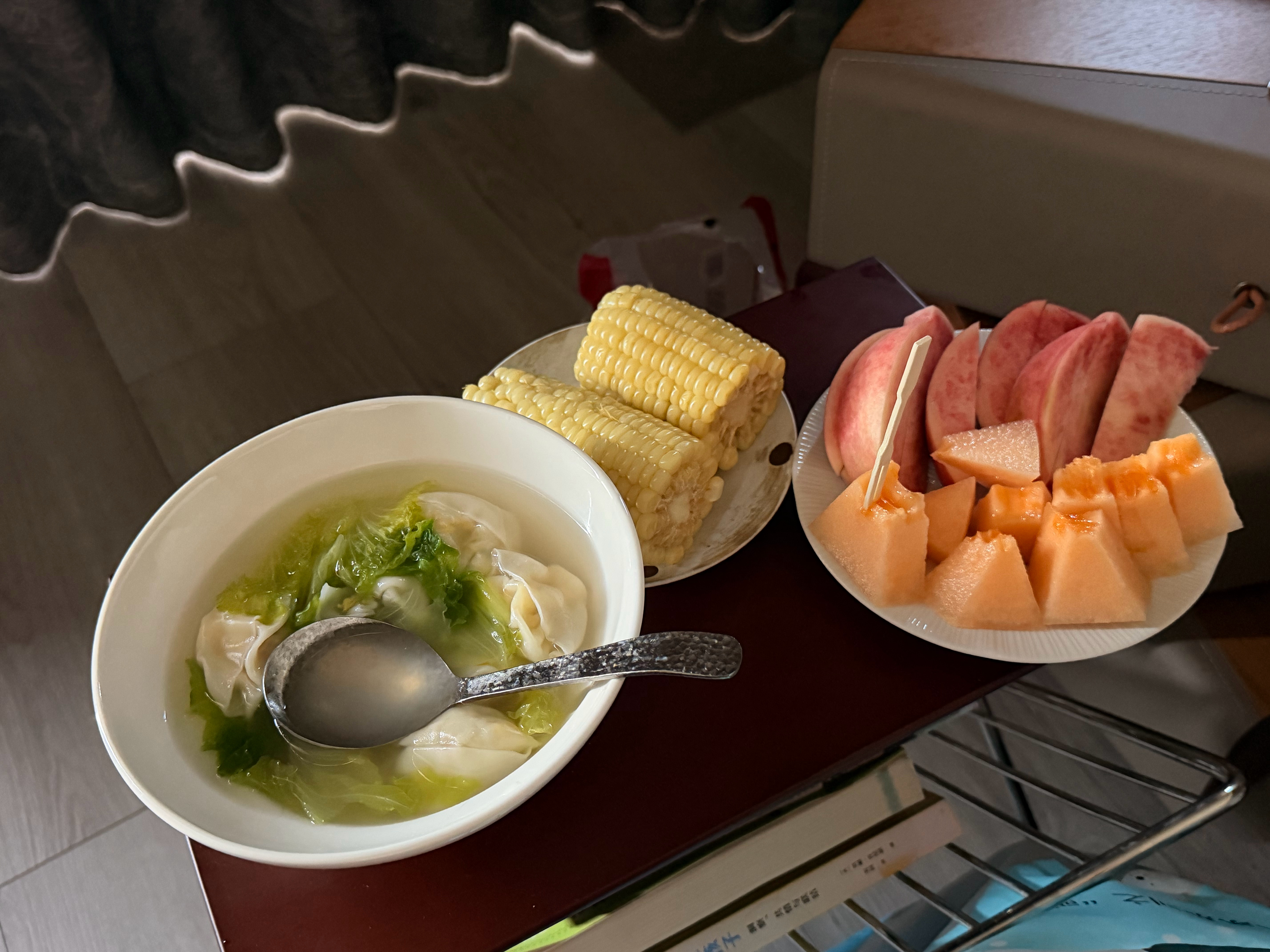 早餐时间， 