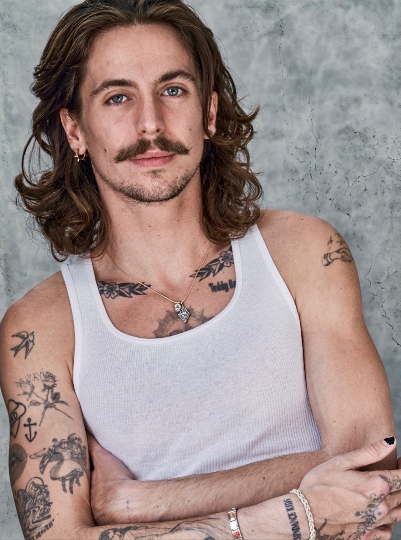 近期不少粉丝在社交媒体上提议，由加里·奥德曼的儿子查理·约翰·奥德曼（Charl