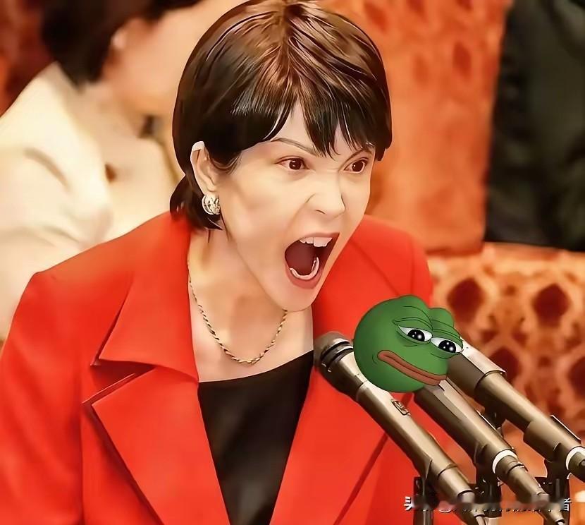 熊猫某地的街头突然
出现了个“天价水果摊”！
有颗荔枝要价68块钱，路过的人都忍