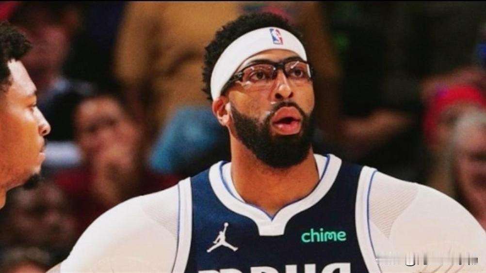 独行侠今日完成震撼交易，将戴维斯、哈迪等四人送至奇才，换回米德尔顿、AJ·约翰逊