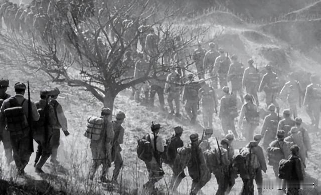 1937年，地主王学文发现一20岁女兵躺在家门口，见四下无人，直接将女兵扛到了炕