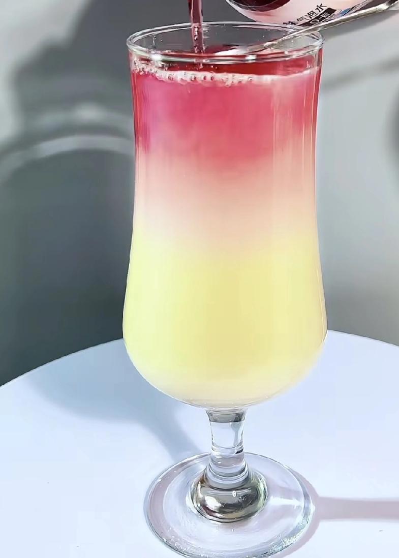 快乐没有统一的定义，它更像是一种主观的身心状态——可能是达成目标后的满足感，也可