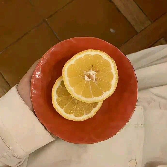 24岁胃癌博主回应不良作息习惯一定要少熬夜，尽量不要熬夜。只要不熬夜了，你的身体