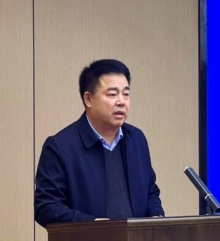 招1个人，成绩单上就精准长出1个80分。
招2个人，就刚刚好蹦出2个80分。
至