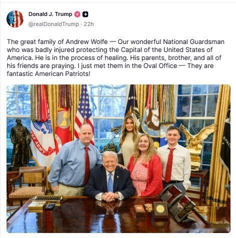 【黄金时代】川普和被阿富汗难民射击重伤的沃尔夫一家在一起

安德鲁·沃尔夫的家人