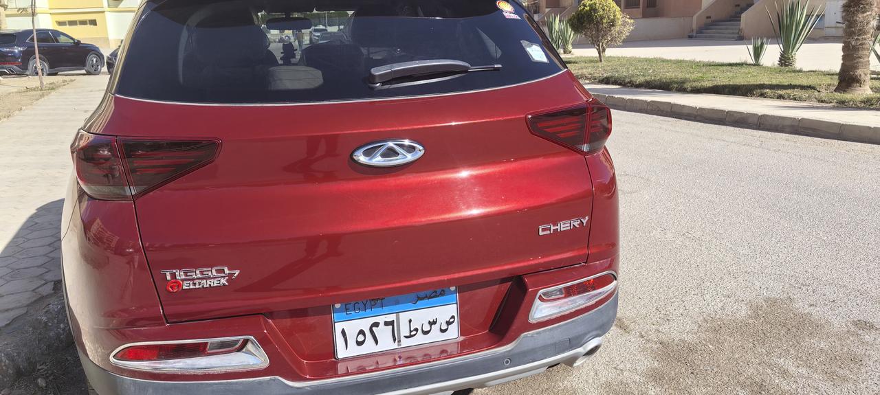 我正在埃及游玩，街边看见奇瑞车，心头一热 ，家里边国产车满街跑，满小区停，有时候