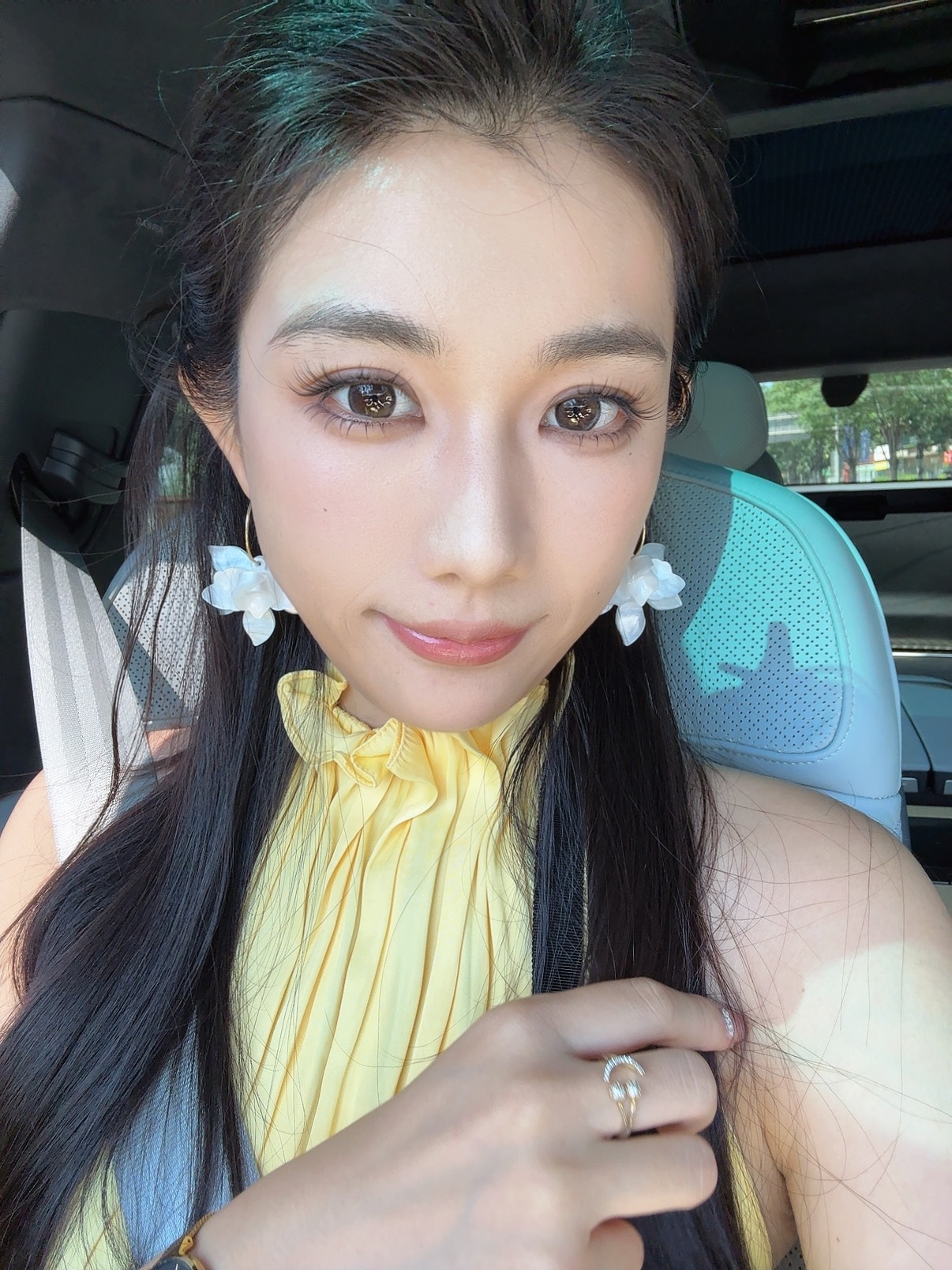 今天长这样🤳出门工作喽！早安卷妹的日常ootd