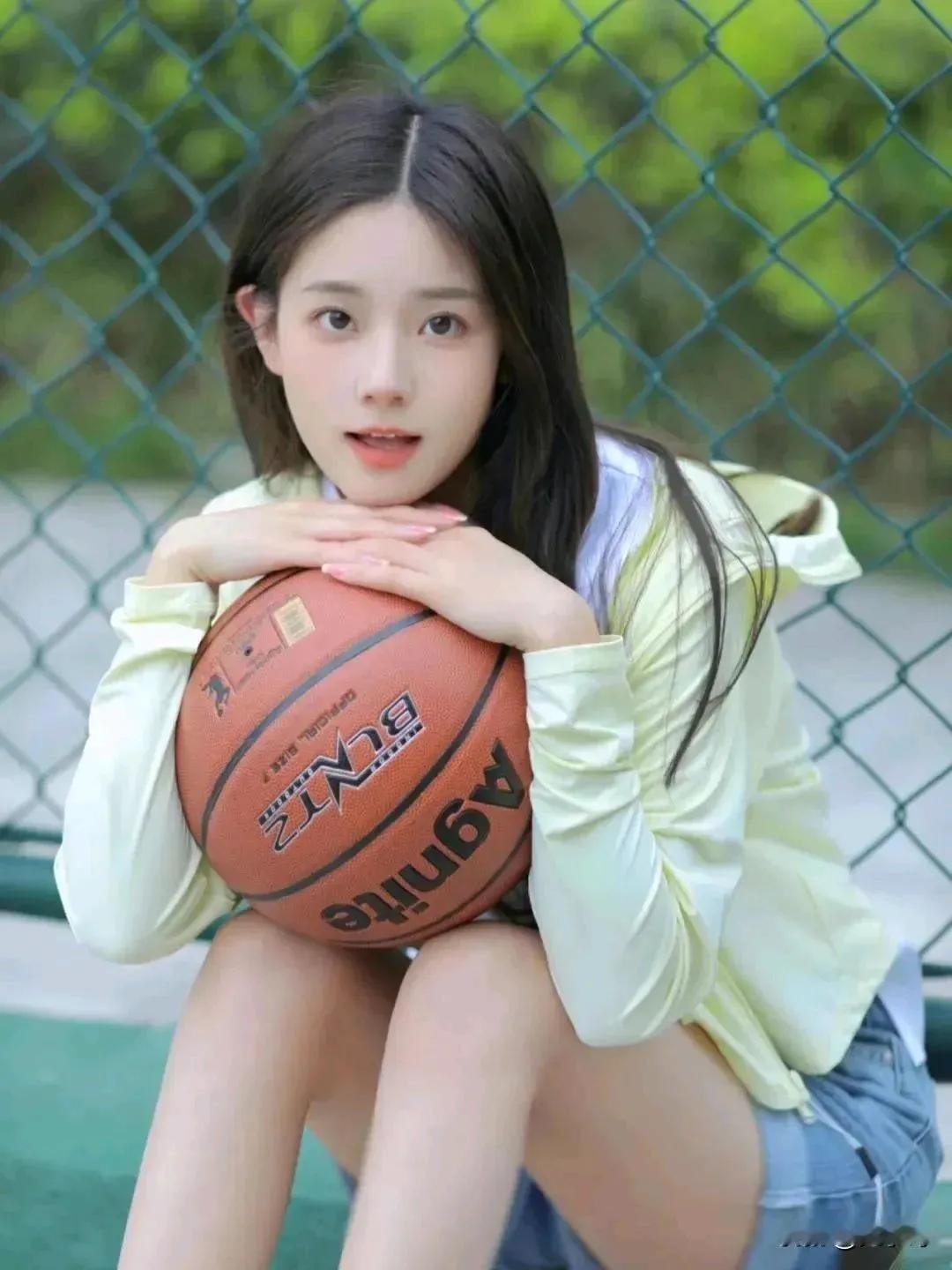 元气少女与篮球的青春邂逅🏀✨