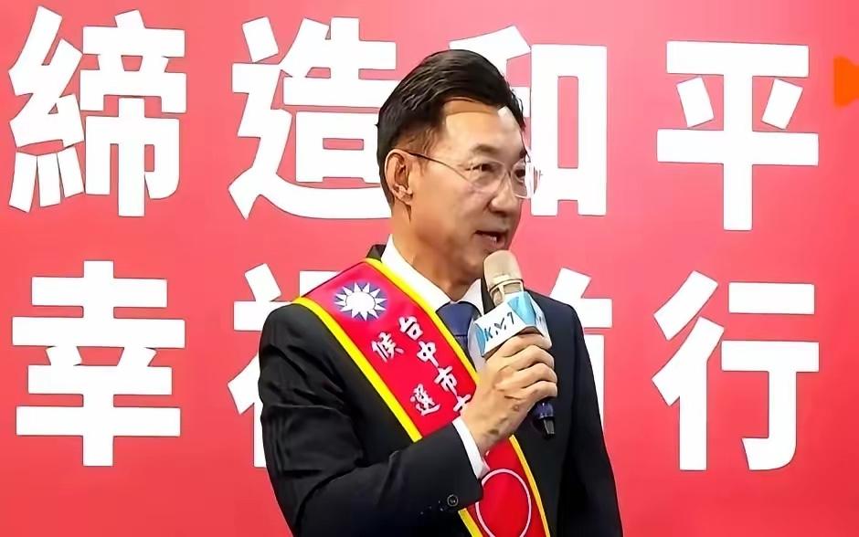 位子空出来了，副院长的。

杨琼璎第一个站出来，但枪口没对准那个空位，反而直勾勾