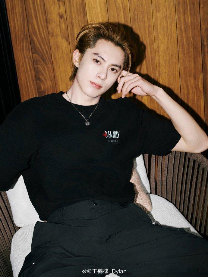 亲爱的客栈全员为王鹤棣包场情人节最暖应援！秦岚、沈月、徐志胜、吴泽林、张宸逍一起