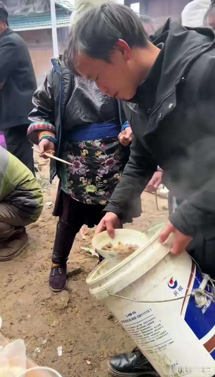 这个桶原来是装什么的？