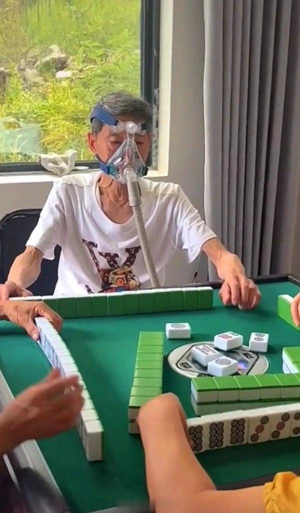 请问和他打麻将需要注意什么？ ​​​