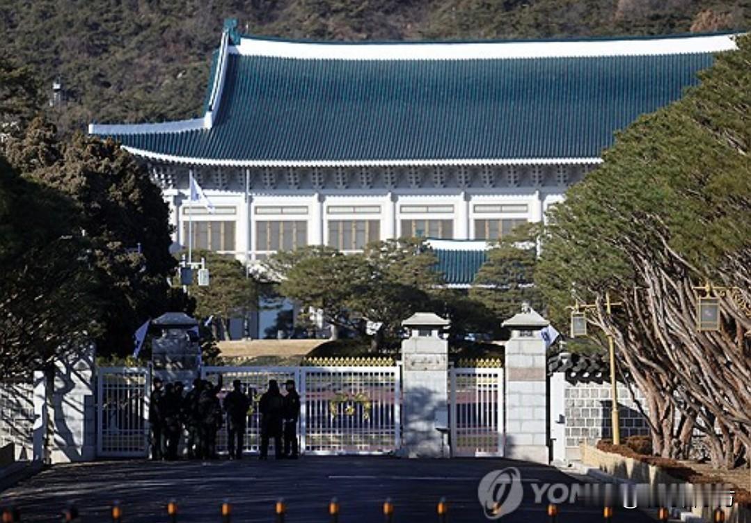 【快讯：韩国网络上出现在青瓦台、龙山总统室、汉南洞总统官邸等处设置爆炸物威胁的帖