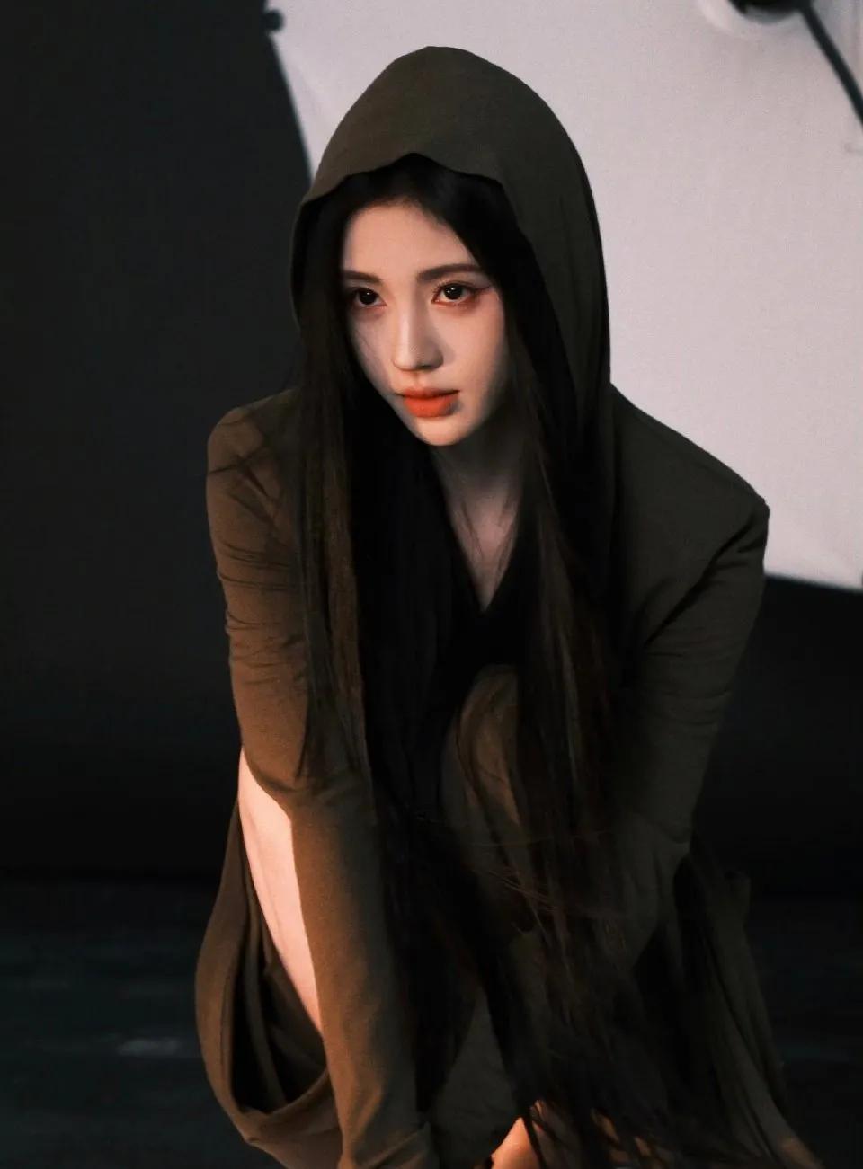 怪不得挤破头都想去当明星，这动不动一个小目标谁看了不心动！
税后1.39亿，鞠婧