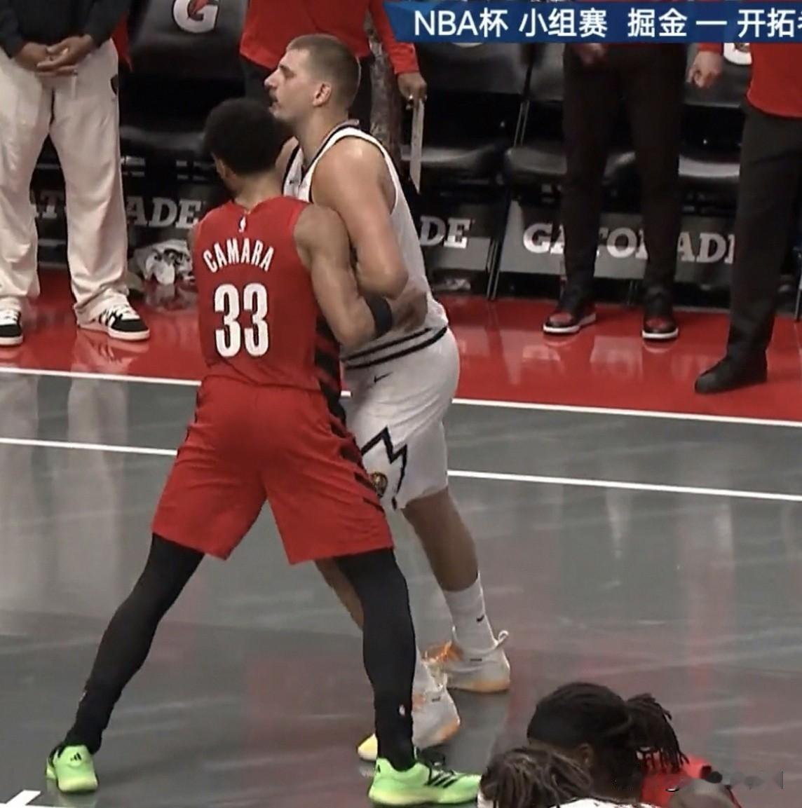 不用那么悲观，
杨瀚森一场比赛没上场，
不能被认为是弃用。

在北京时间今天上午