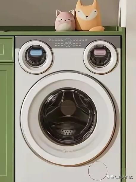 京东重磅新品日，美的又给大家带来了福利，闪电新品美的可爱多三筒洗衣机升级了。新品