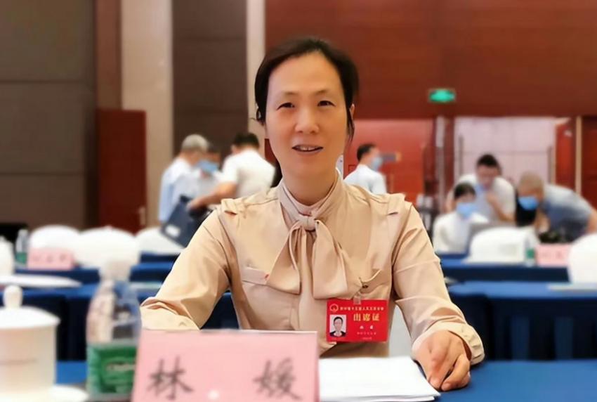她是美国非常不想放回中国的科学家，拒绝美国顶尖公司和上千万年薪，放弃在美国优厚待