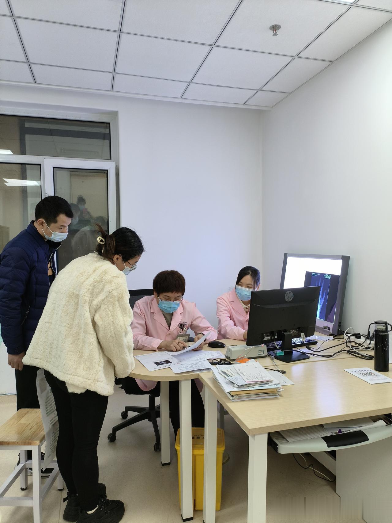 孩子能吃就使劲喂？小心脾虚积食！
 
今天诊室里来了个九岁半的小朋友，他妈妈一进