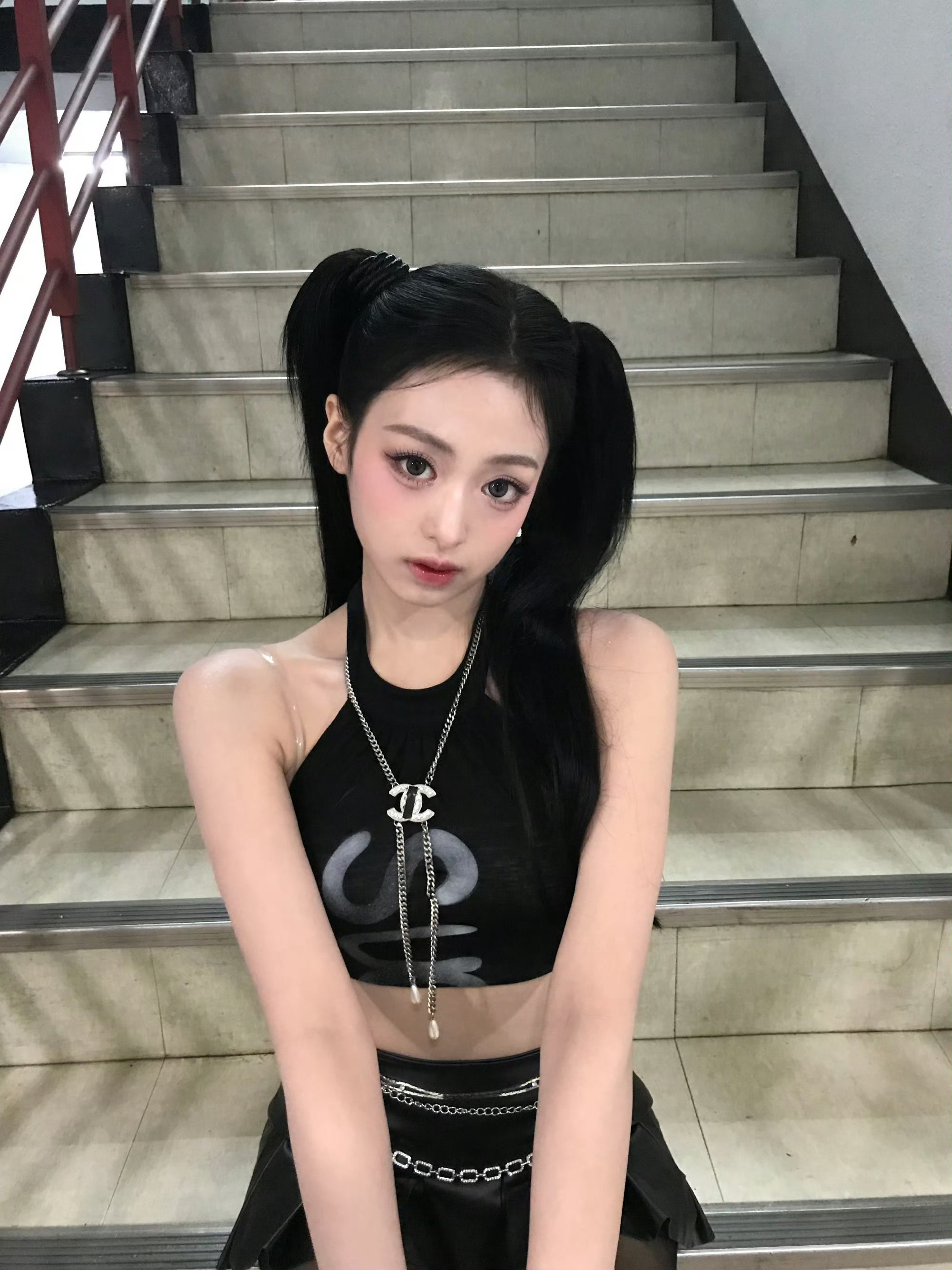 260703 AHYEON更新Wvs是周五呀 