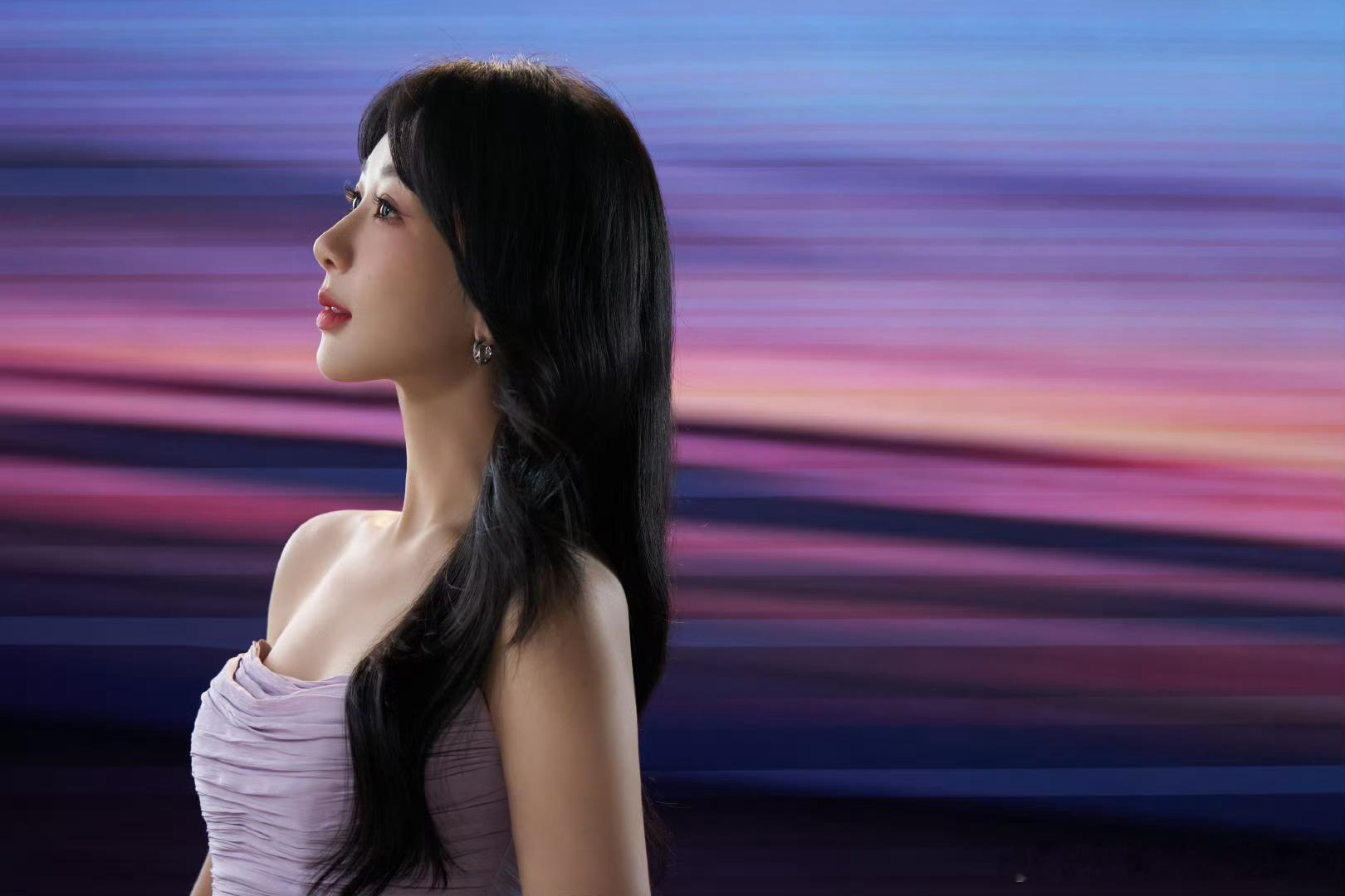 杨紫驭风而行自在随心杨紫花絮图送达 ​哈哈哈 ​​​