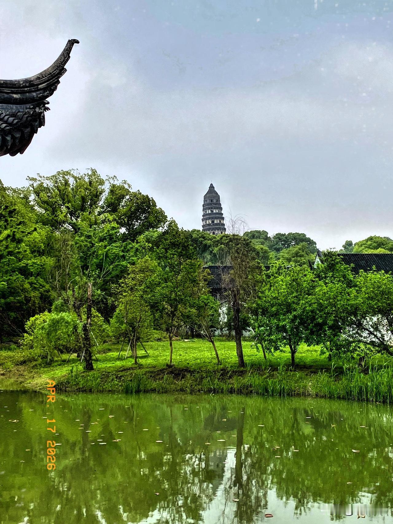 虎丘后山西部的花神苑，尽管还没全部完工，却已经给了我一个大大的惊喜，没想到别有洞