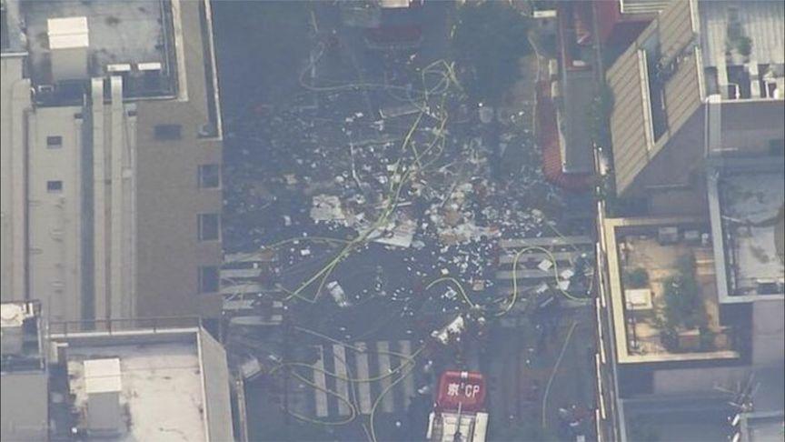 【日媒：东京市中心发生爆炸 现场烟雾弥漫，碎玻璃、杂物散落一地】据日本放送协会(