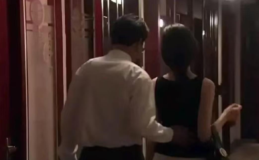 上海，一个已婚女子都怀孕了，还约了个已婚男子线下见面，二人发生亲密关系期间男子未