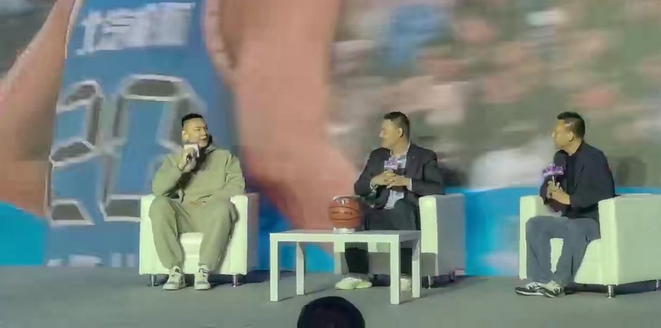 朱彦西20年都奉献给了北京首钢从15岁入队到退役转型，朱彦西用20年坚守诠释一人