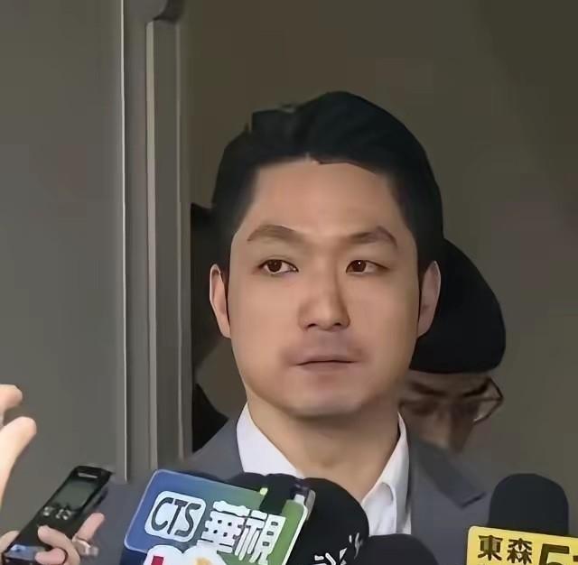 台湾回归以后，蒋万安是绝对不能再用了，因为他把蒋家最后的家国情怀丢的一点不剩了。