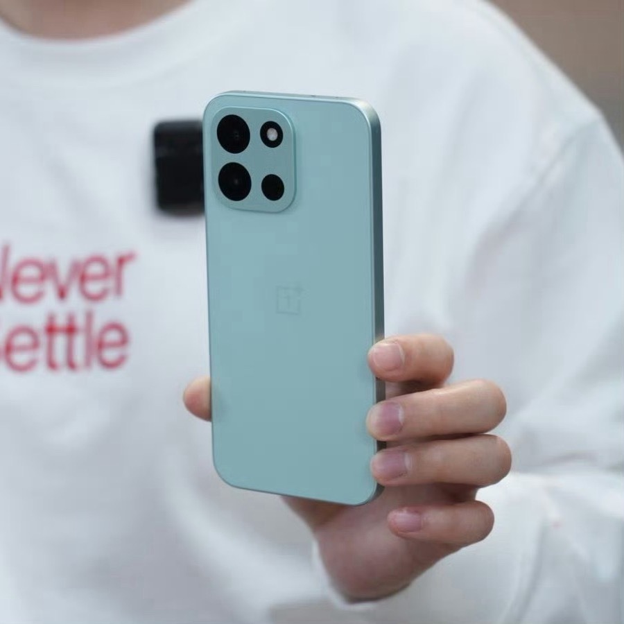 Louis直播首曝一加Turbo 6真机，这颜值你打几分？ 