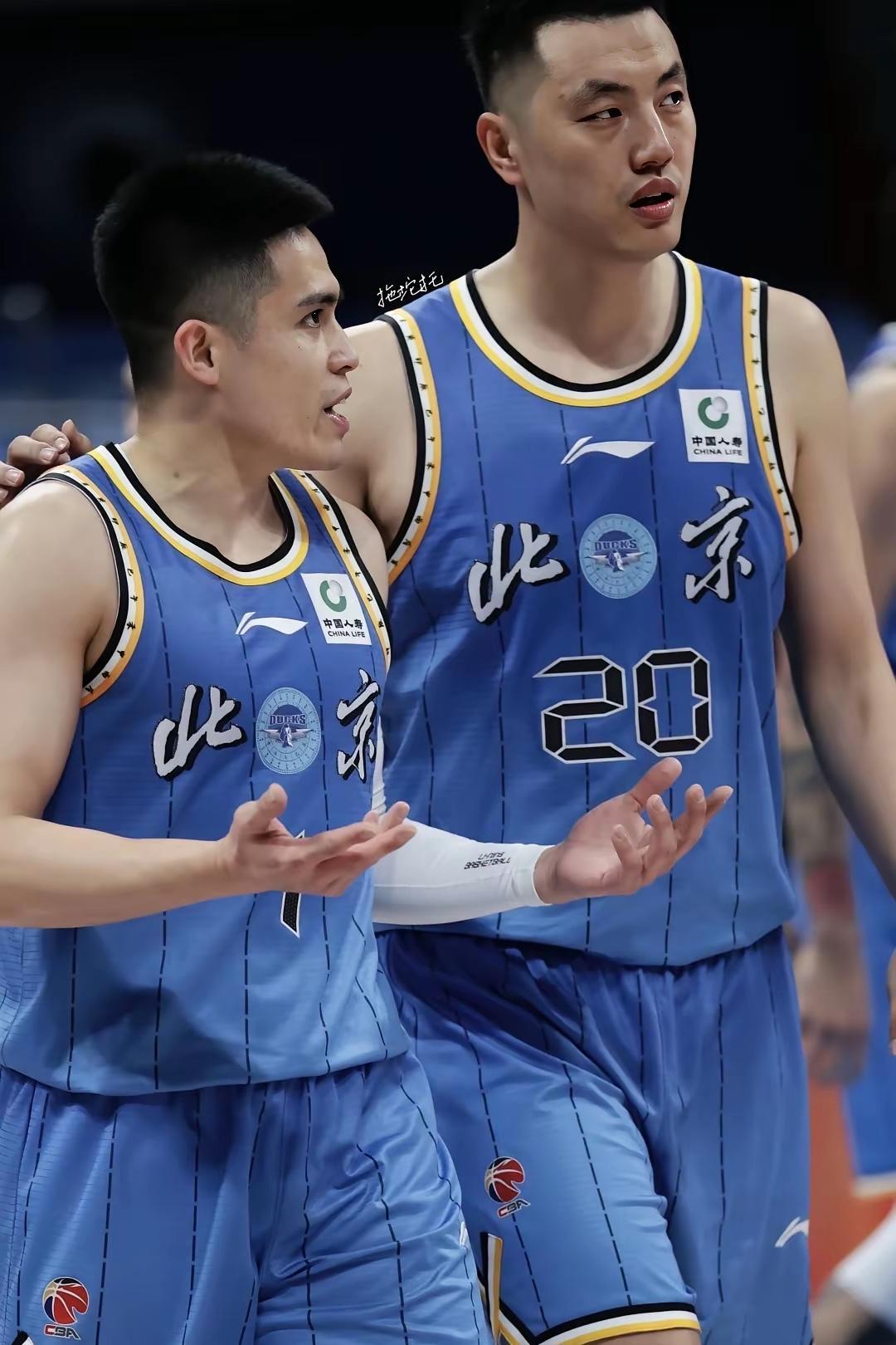 同样是在联赛打拼多年的老将，为啥翟晓川就能在一支球队待到最后，多数人却只能离开家