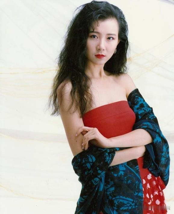 [微风]1998年，有个富商看上了台湾第一美女萧蔷，跟她开出价格“给你50万，陪