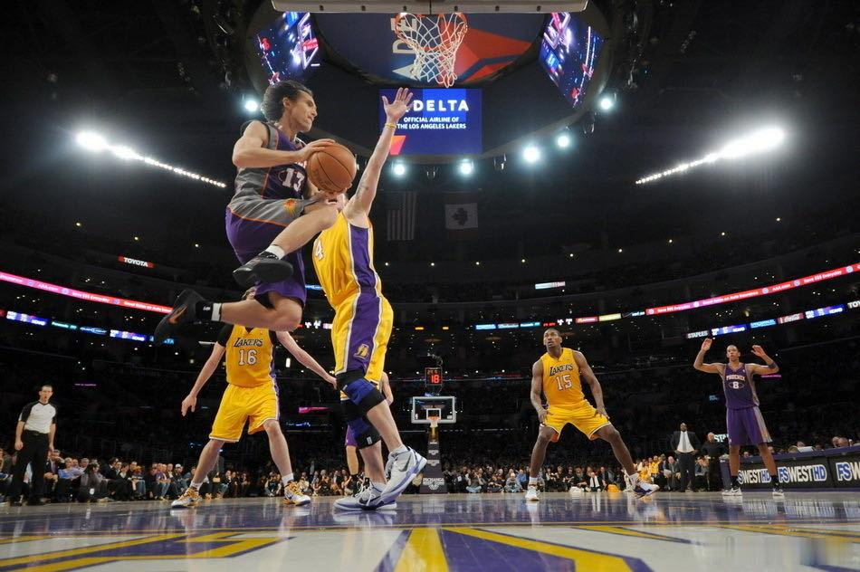 奥斯汀里夫斯 NBA体育 抢七4分vs下赛季4125万，里夫斯的合同争议背后，是