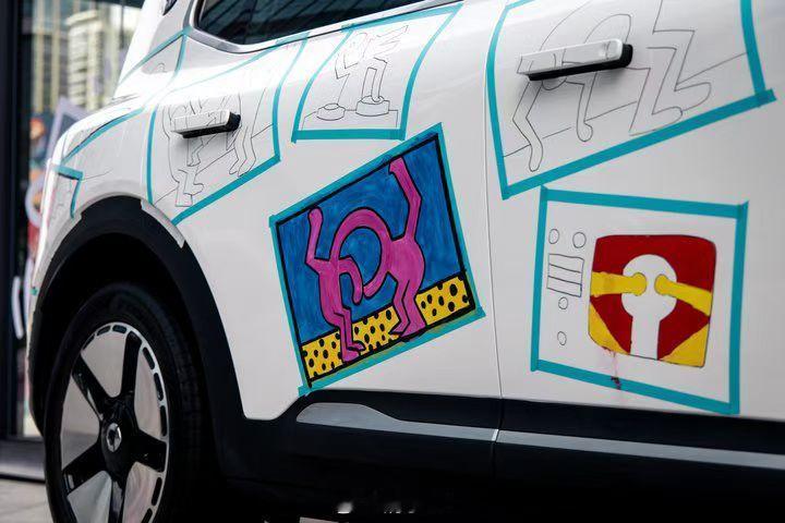smart×Keith Haring 街头艺术乐园，好年轻～