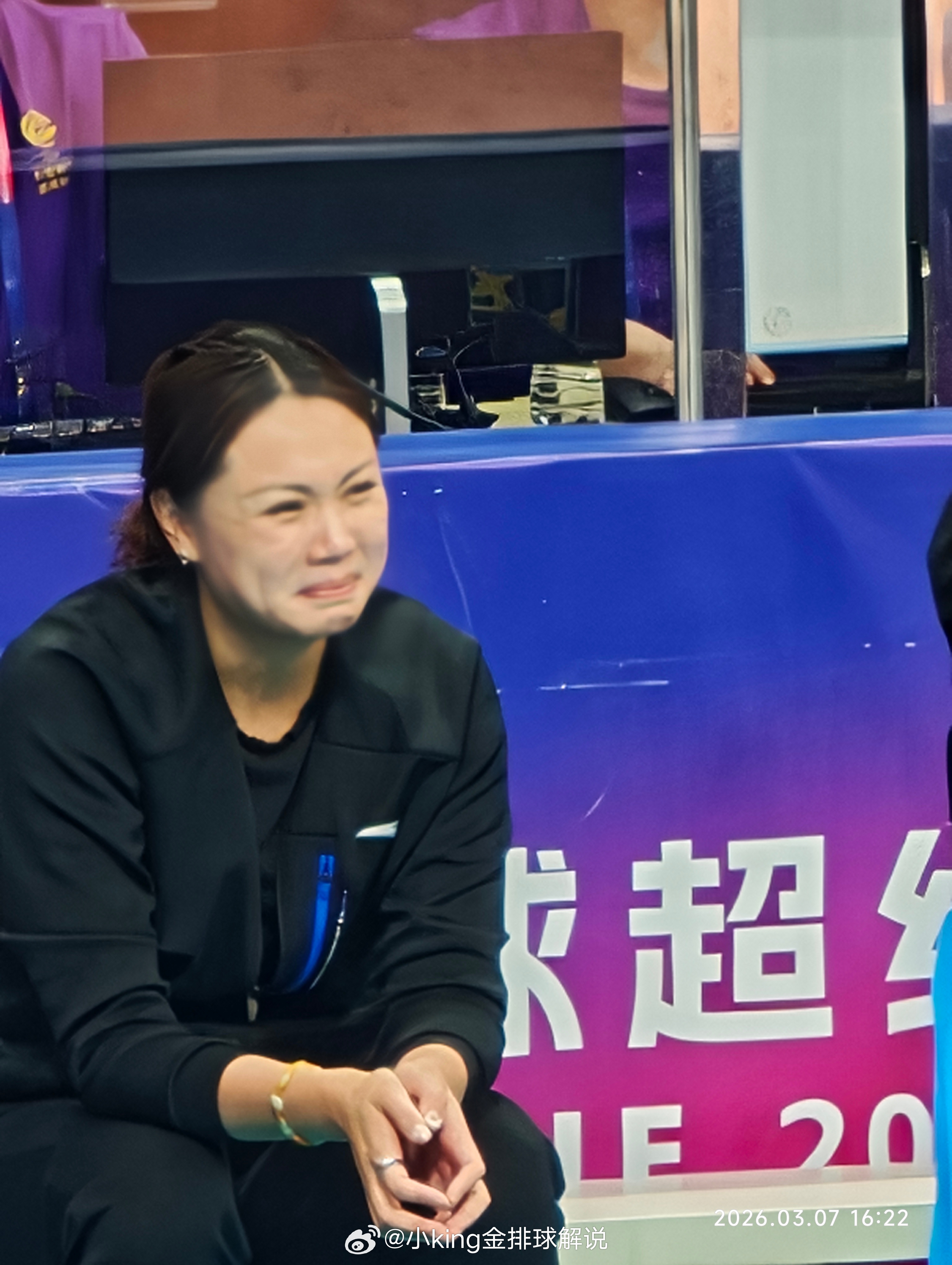 看看花蕾的表情变化，北京队今天打的很差。中国女排中国女排超级联赛