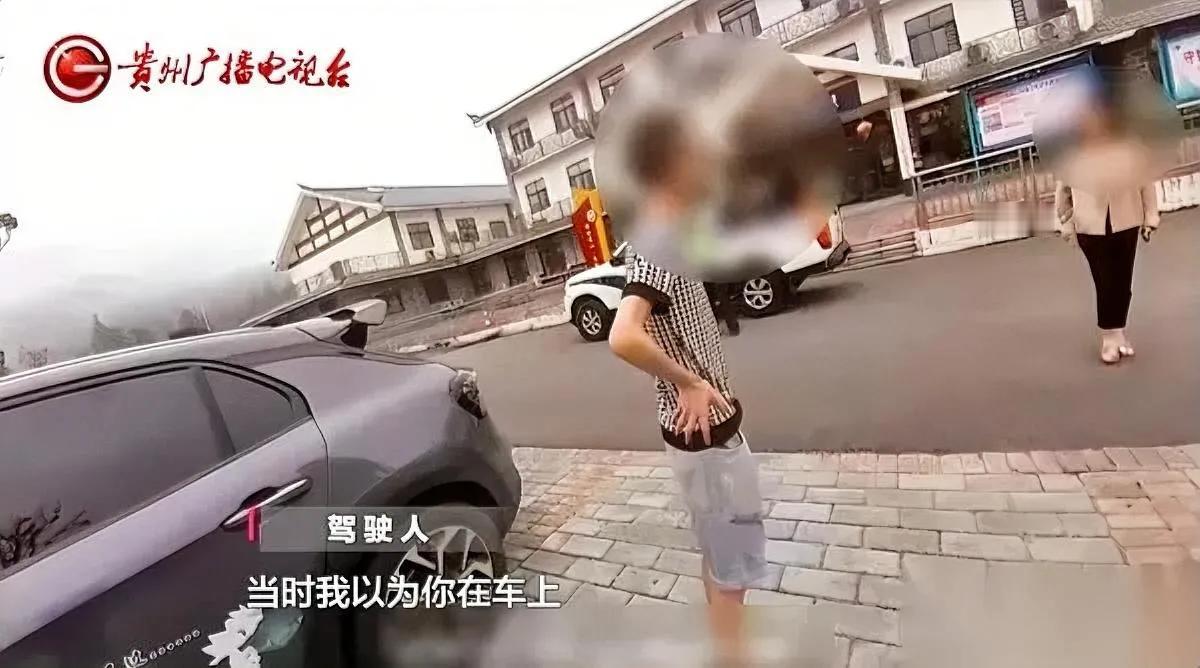 凌晨5点的服务区，她急得直搓手——

刚上完厕所，顺风车连人带行李都没影了？
