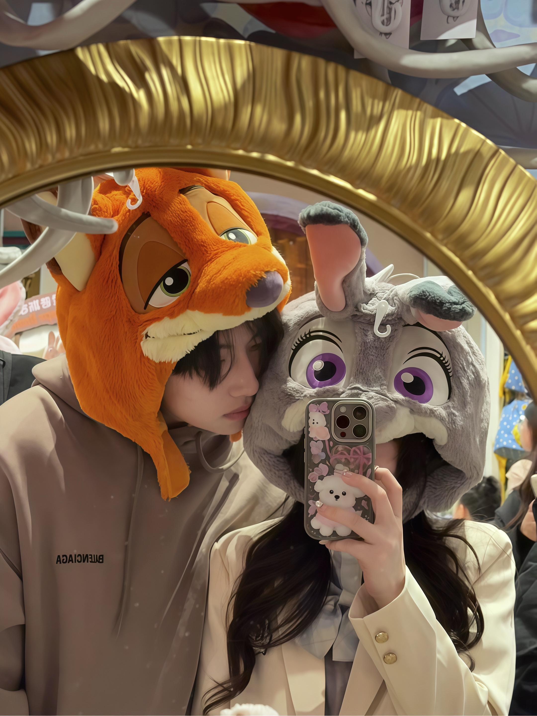 来迪士尼总要拍一下这组吧 你被捕了